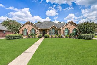 1405 Briar Crest Court, Pearland, TX 77581