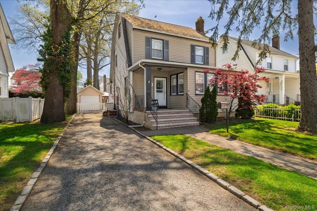 119 Nassau Avenue, Malverne, NY 11565