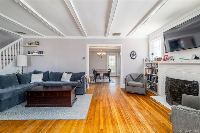 119 Nassau Avenue, Malverne, NY 11565