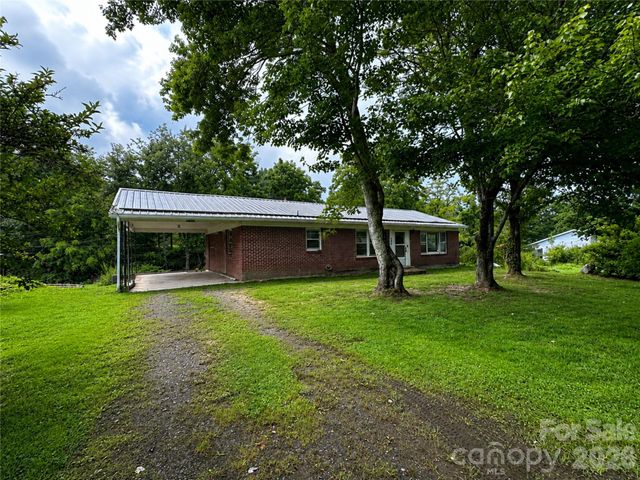440 US 19e Highway, Spruce Pine, NC 28777