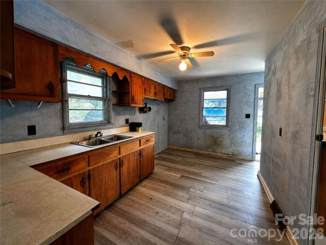 440 US 19e Highway, Spruce Pine, NC 28777