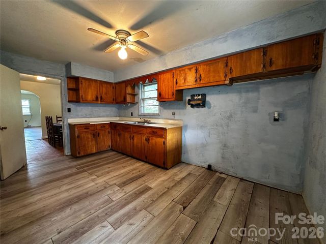 440 US 19e Highway, Spruce Pine, NC 28777