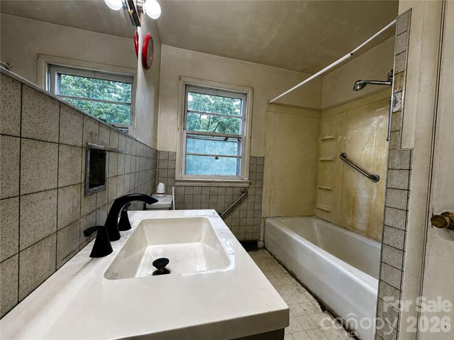 440 US 19e Highway, Spruce Pine, NC 28777