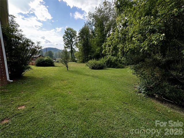 440 US 19e Highway, Spruce Pine, NC 28777