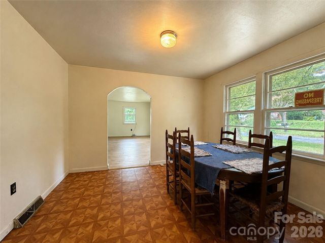 440 US 19e Highway, Spruce Pine, NC 28777