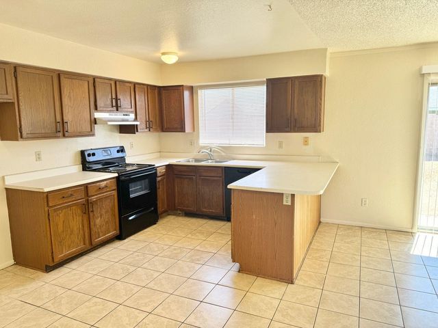 9007 W Malapai Drive, Peoria, AZ 85345