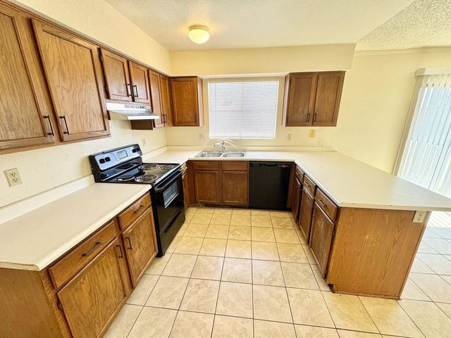 9007 W Malapai Drive, Peoria, AZ 85345