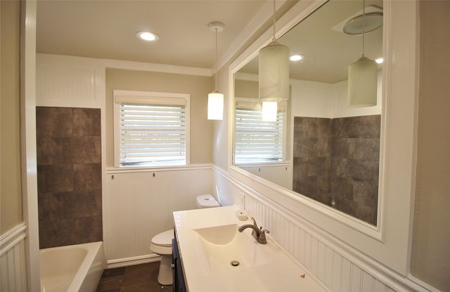 111 S 1st Street, Midlothian, TX 76065