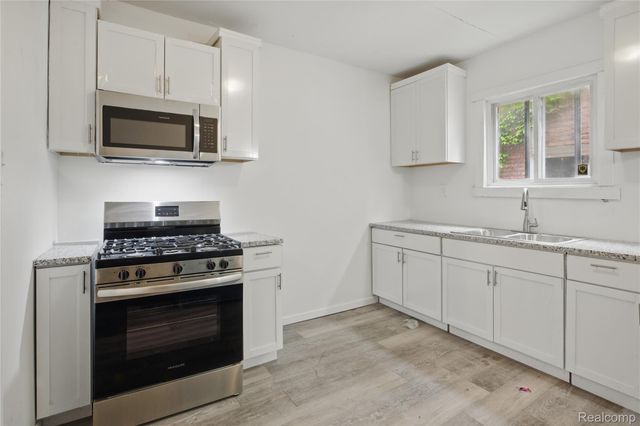 3729 W Grand Street, Detroit, MI 48238