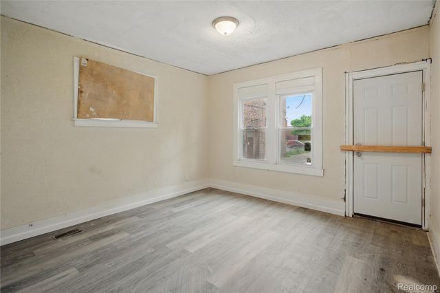 3729 W Grand Street, Detroit, MI 48238