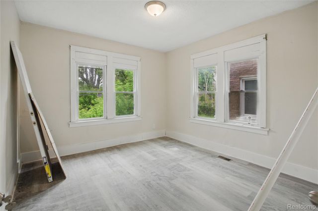 3729 W Grand Street, Detroit, MI 48238