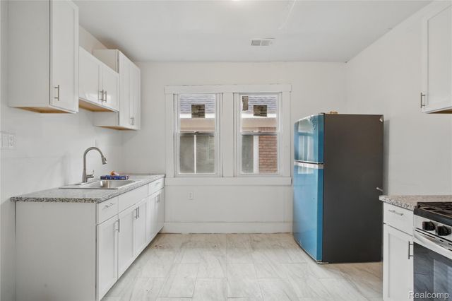 3729 W Grand Street, Detroit, MI 48238