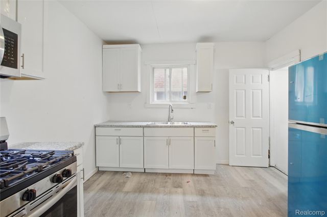 3729 W Grand Street, Detroit, MI 48238