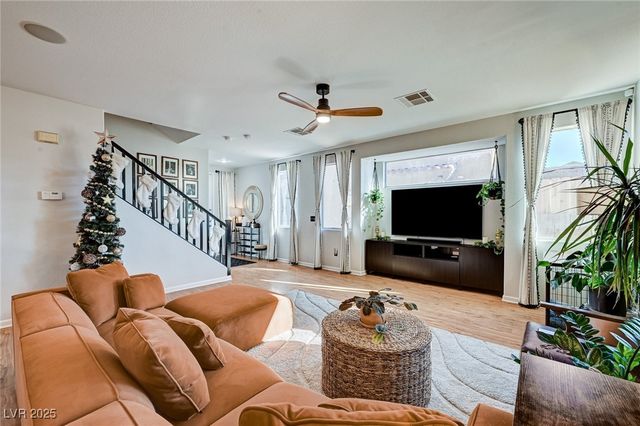 9217 Tulip Trestle Avenue, Las Vegas, NV 89148