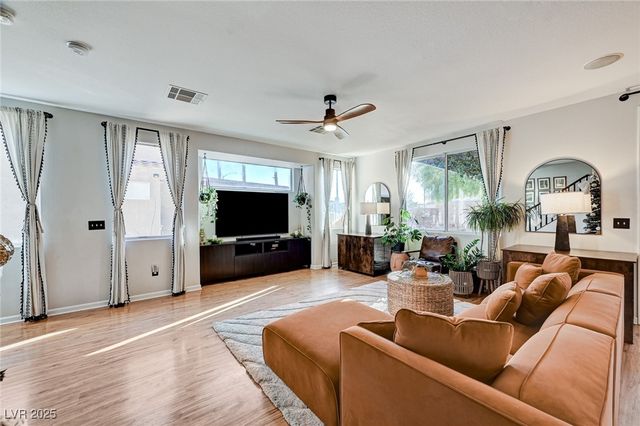 9217 Tulip Trestle Avenue, Las Vegas, NV 89148