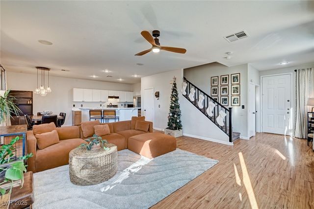 9217 Tulip Trestle Avenue, Las Vegas, NV 89148