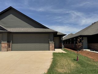 10621 SW 17th Terrace, Yukon, OK 73099