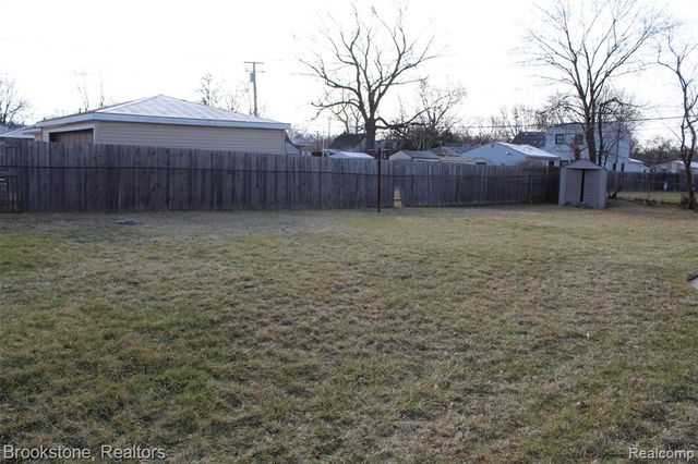 17980 Wexford Street, Roseville, MI 48066