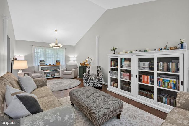 11124 CHAPEL RD, Fairfax Station, VA 22039
