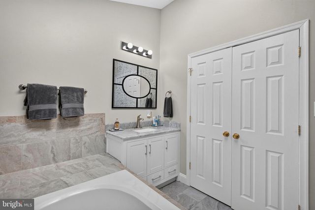 11124 CHAPEL RD, Fairfax Station, VA 22039