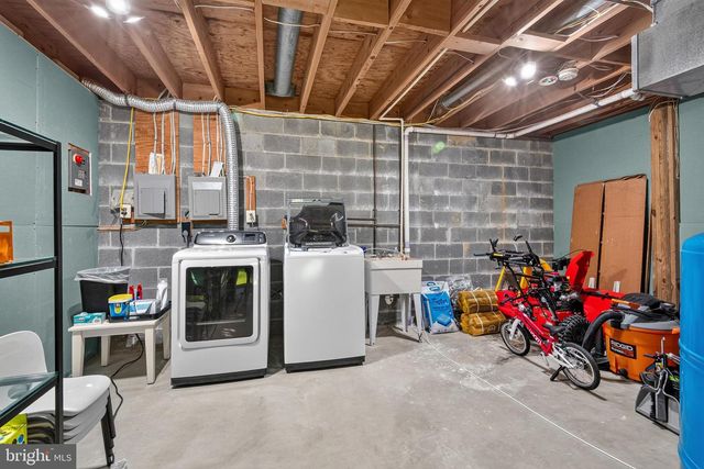 11124 CHAPEL RD, Fairfax Station, VA 22039