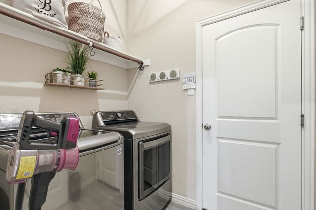 4003 Gabi Avenue, Heartland, TX 75126