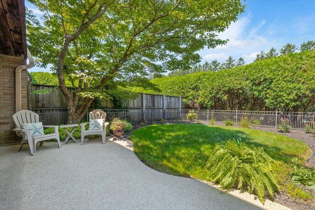 2727 S Lakeshore Drive G27, St. Joseph, MI 49085