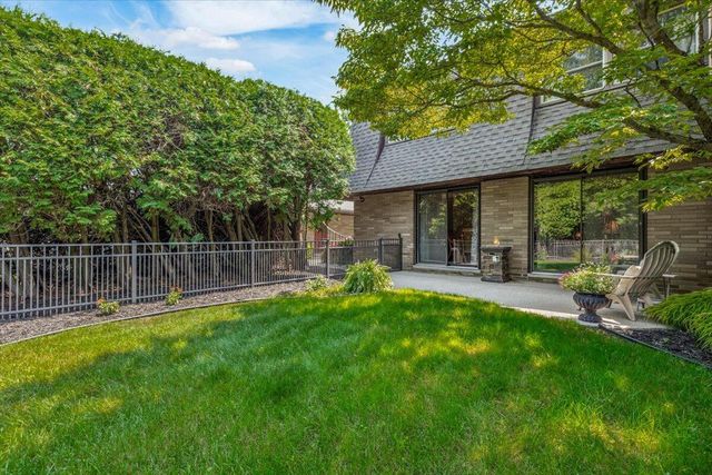 2727 S Lakeshore Drive G27, St. Joseph, MI 49085