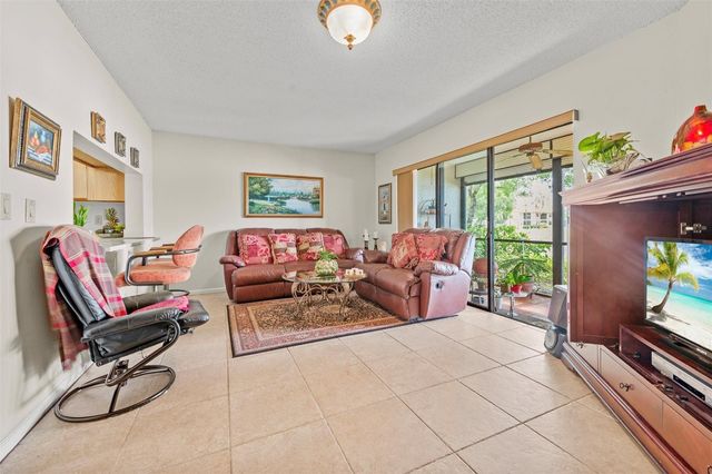 405 Liberty Court 405, Deerfield Beach, FL 33442