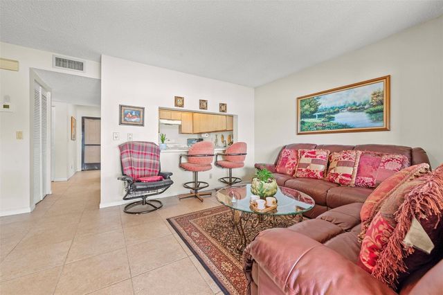 405 Liberty Court 405, Deerfield Beach, FL 33442