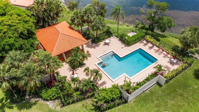 405 Liberty Court 405, Deerfield Beach, FL 33442