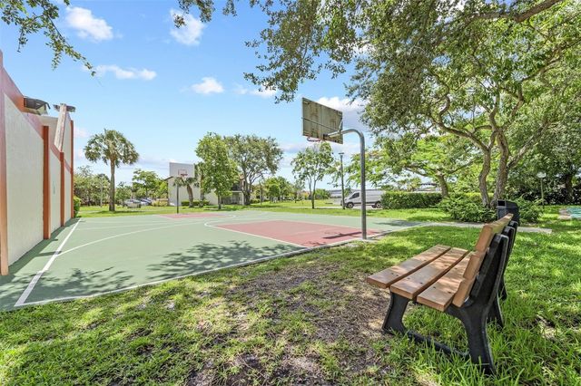 405 Liberty Court 405, Deerfield Beach, FL 33442