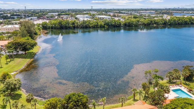 405 Liberty Court 405, Deerfield Beach, FL 33442