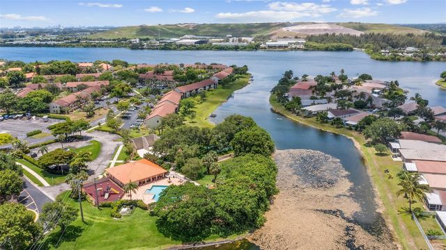 405 Liberty Court 405, Deerfield Beach, FL 33442