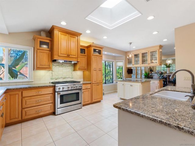 352 Calle Bonita, Escondido, CA 92029