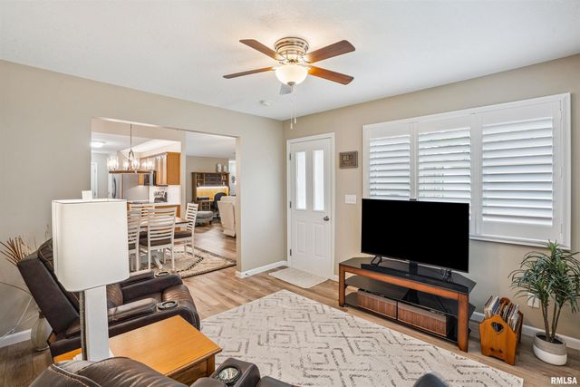 2037 VILLA PINES Circle, Carbon Cliff, IL 61239