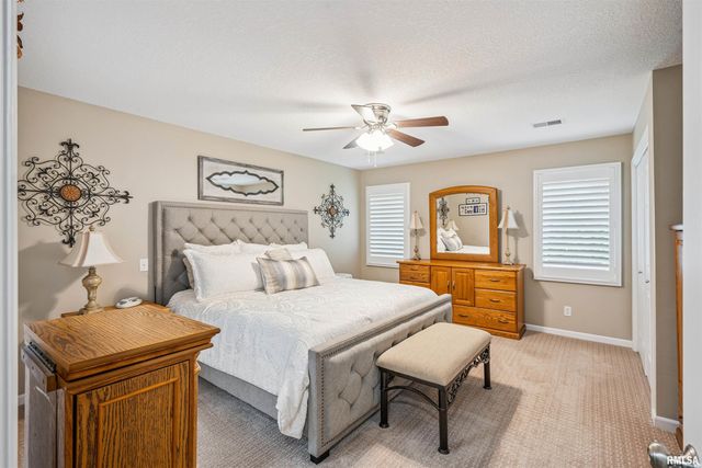 2037 VILLA PINES Circle, Carbon Cliff, IL 61239