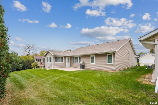 2037 VILLA PINES Circle, Carbon Cliff, IL 61239