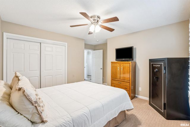 2037 VILLA PINES Circle, Carbon Cliff, IL 61239