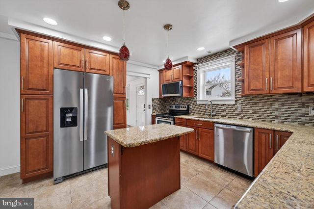 152 E 7TH ST, Burlington, NJ 08016