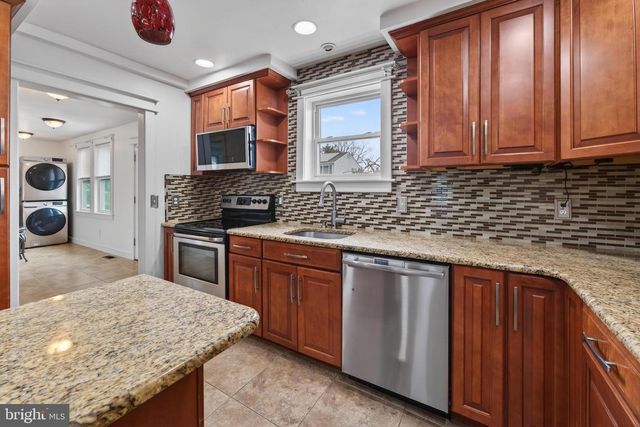 152 E 7TH ST, Burlington, NJ 08016