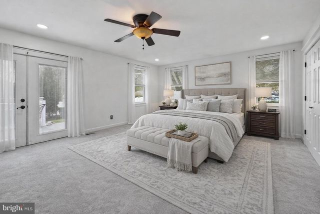 152 E 7TH ST, Burlington, NJ 08016