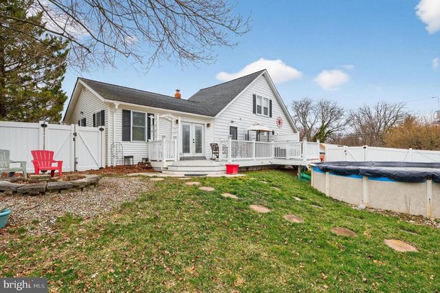 152 E 7TH ST, Burlington, NJ 08016