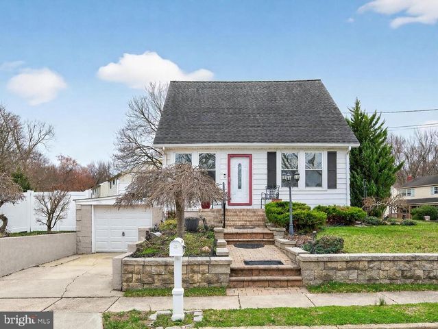 152 E 7TH ST, Burlington, NJ 08016