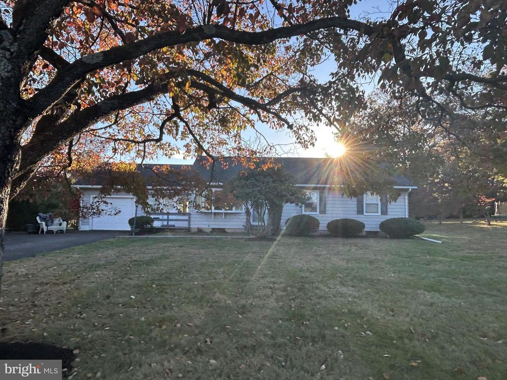 228 IRON HILL RD, Doylestown, PA 18901