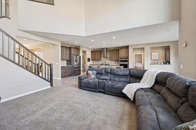 16868 Reeder Ridge, Eden Prairie, MN 55347