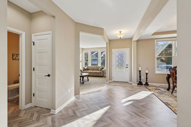 16868 Reeder Ridge, Eden Prairie, MN 55347