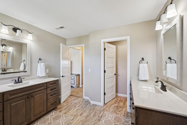 16868 Reeder Ridge, Eden Prairie, MN 55347