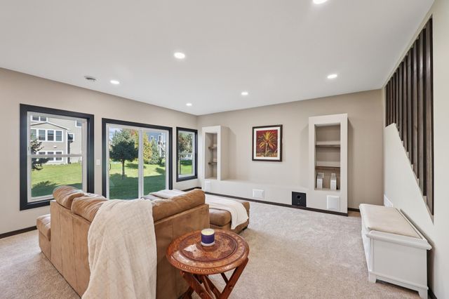 16868 Reeder Ridge, Eden Prairie, MN 55347