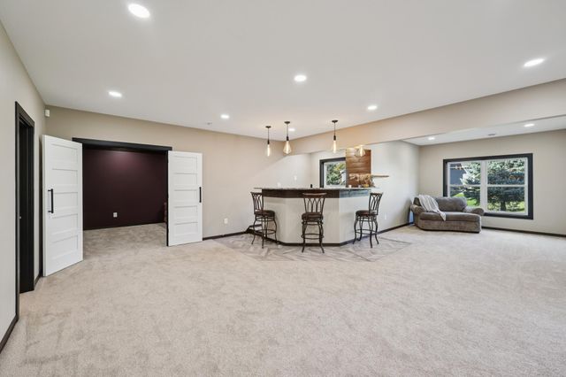 16868 Reeder Ridge, Eden Prairie, MN 55347